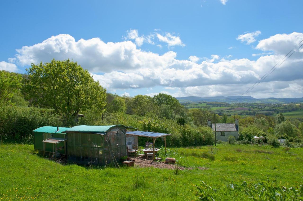 New Inn Brilley Whitney ภายนอก รูปภาพ